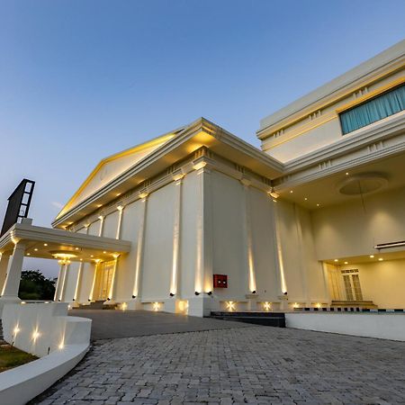 The Grand Monarch Hotel, Ujjain Buitenkant foto